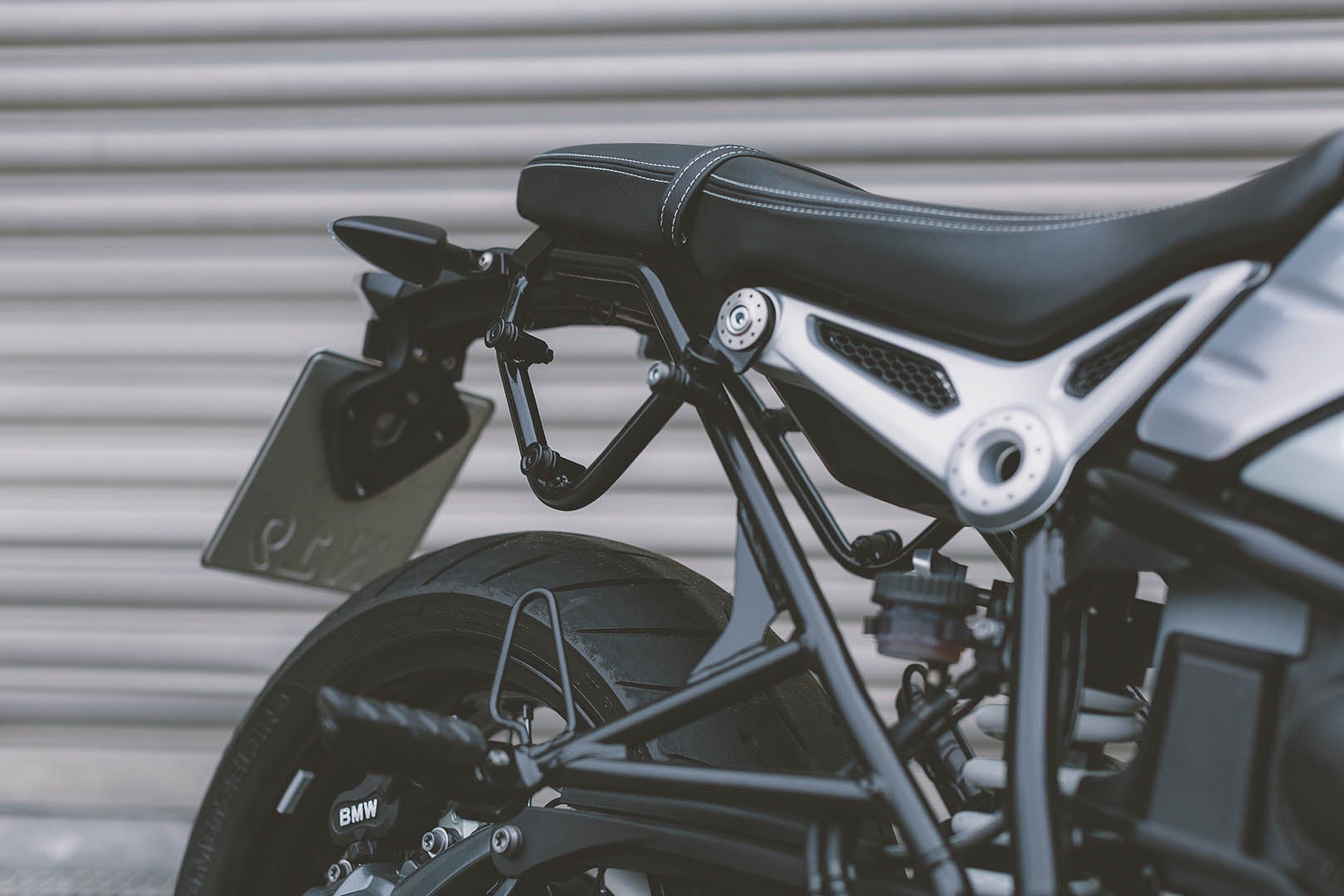 SW-Motech Legend Gear side bag system LC - BMW R nineT (14-), Pure / Urban G/S (16-). Figure 3