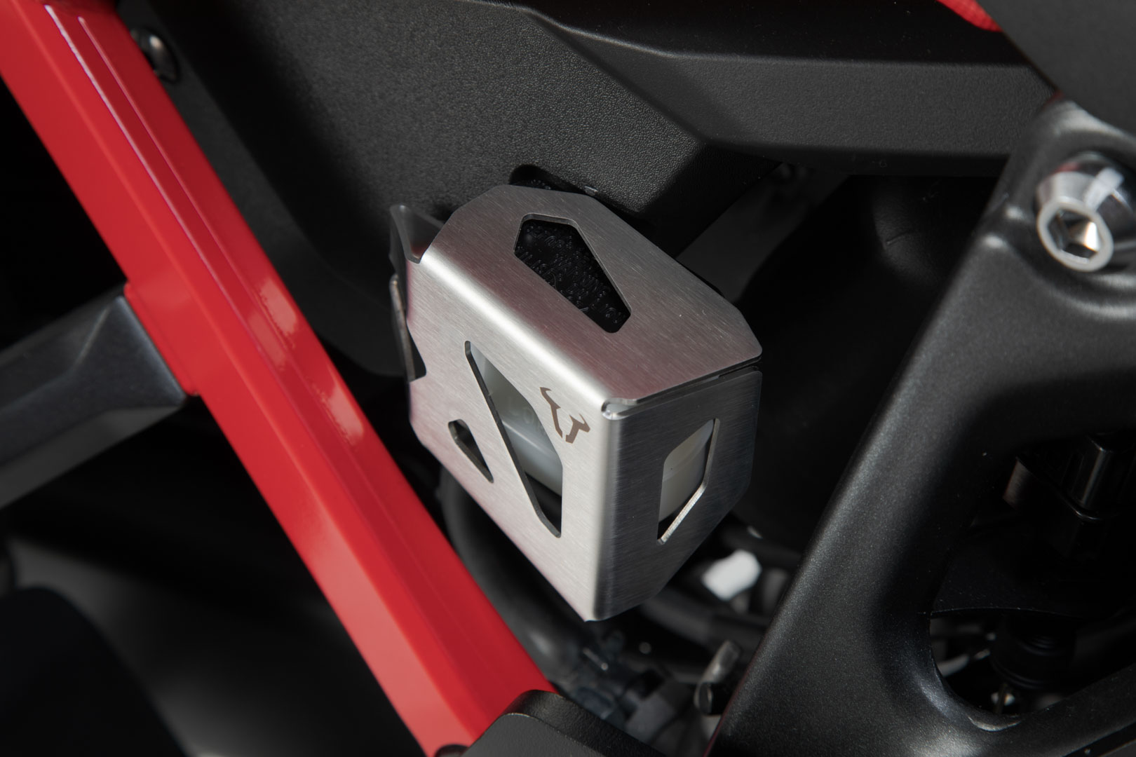 Setul de protecție SW-Motech - Argintiu. Honda CRF1000L (17-). Figura 3