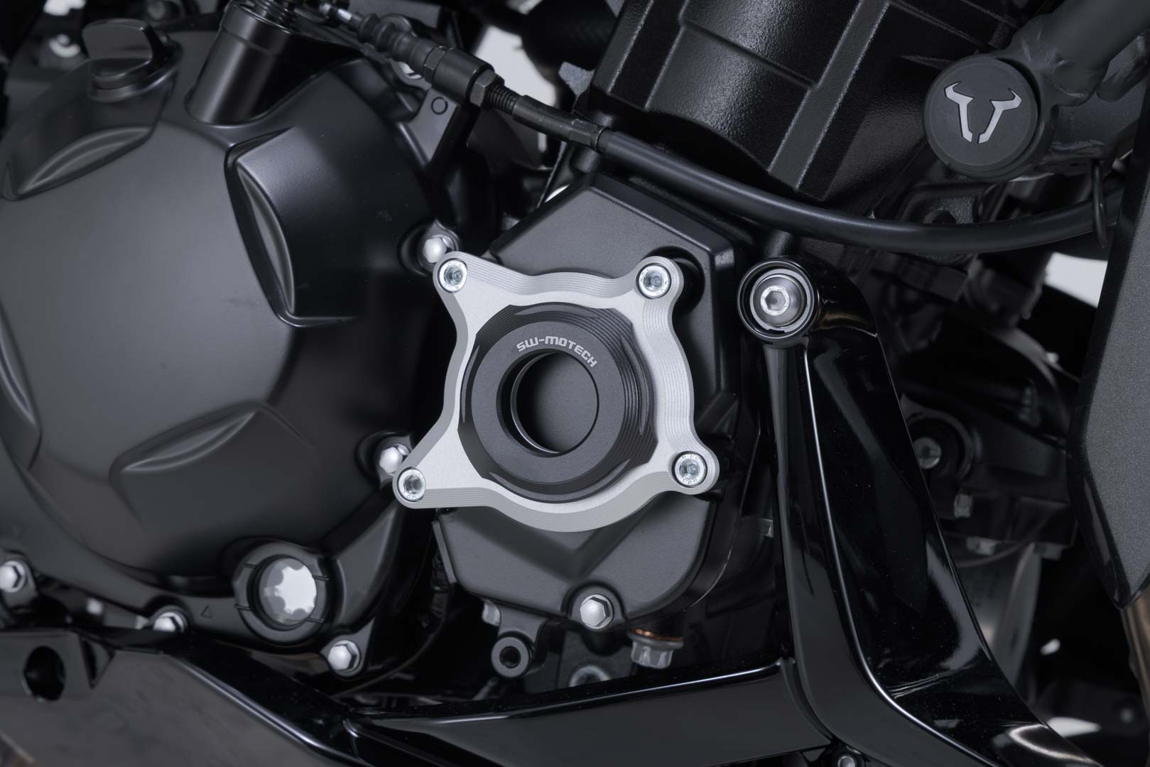 SW-Motech motorskydd – svart/silver. Kawasaki Z1100 (25-). Figur 3