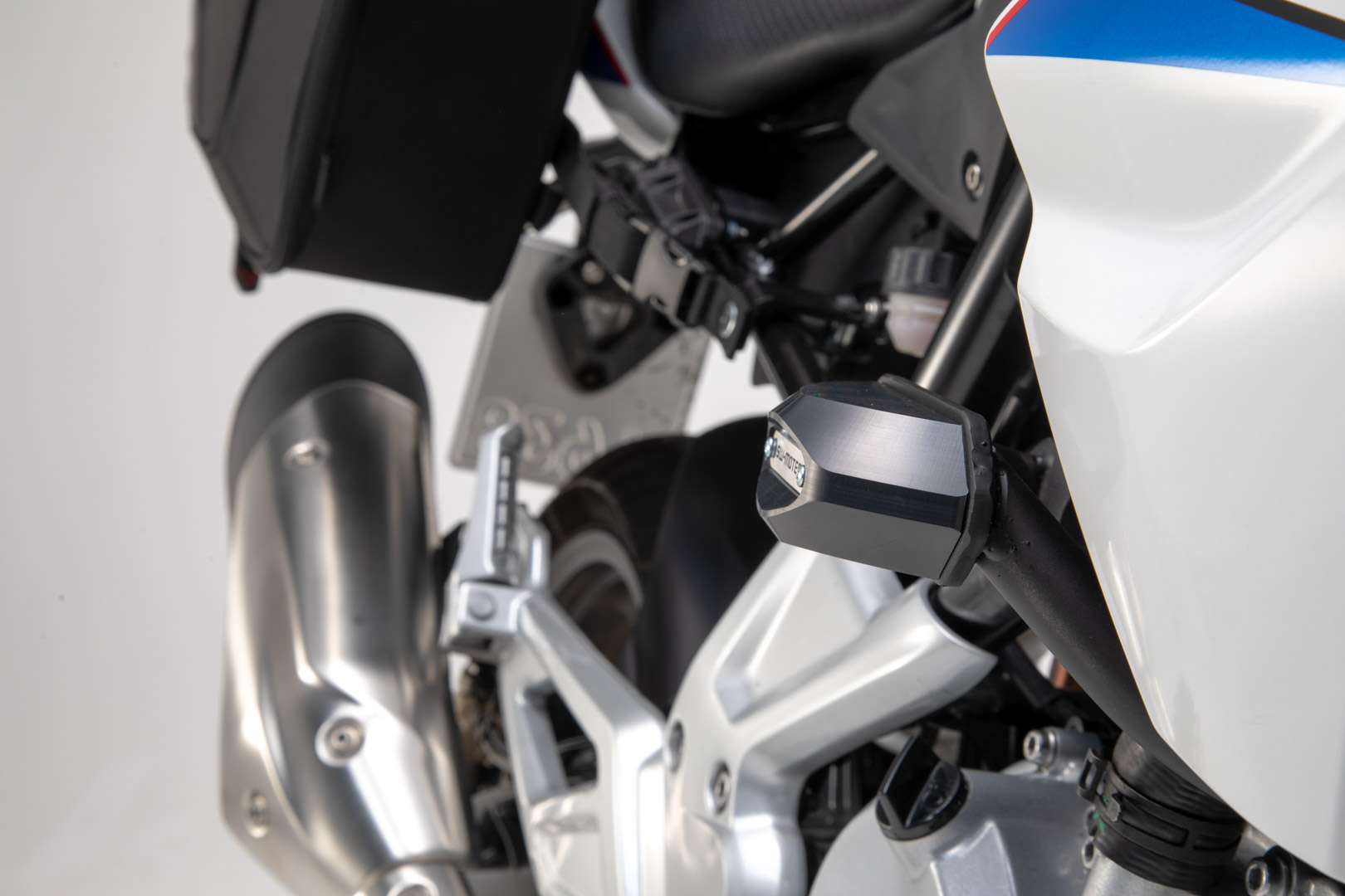 Kit SW-Motech Frame slider - Negru. BMW G 310 R (16-20). Figura 4