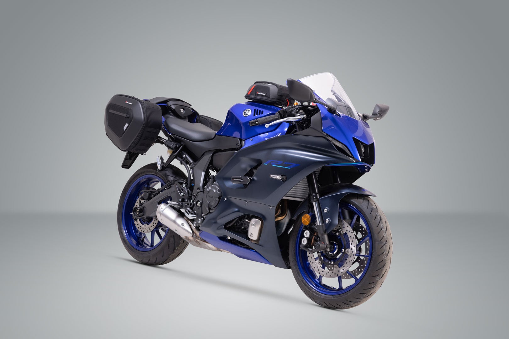 Side view of SW-Motech PRO BLAZE H saddlebag set - Black. Yamaha YZF-R7 (21-).