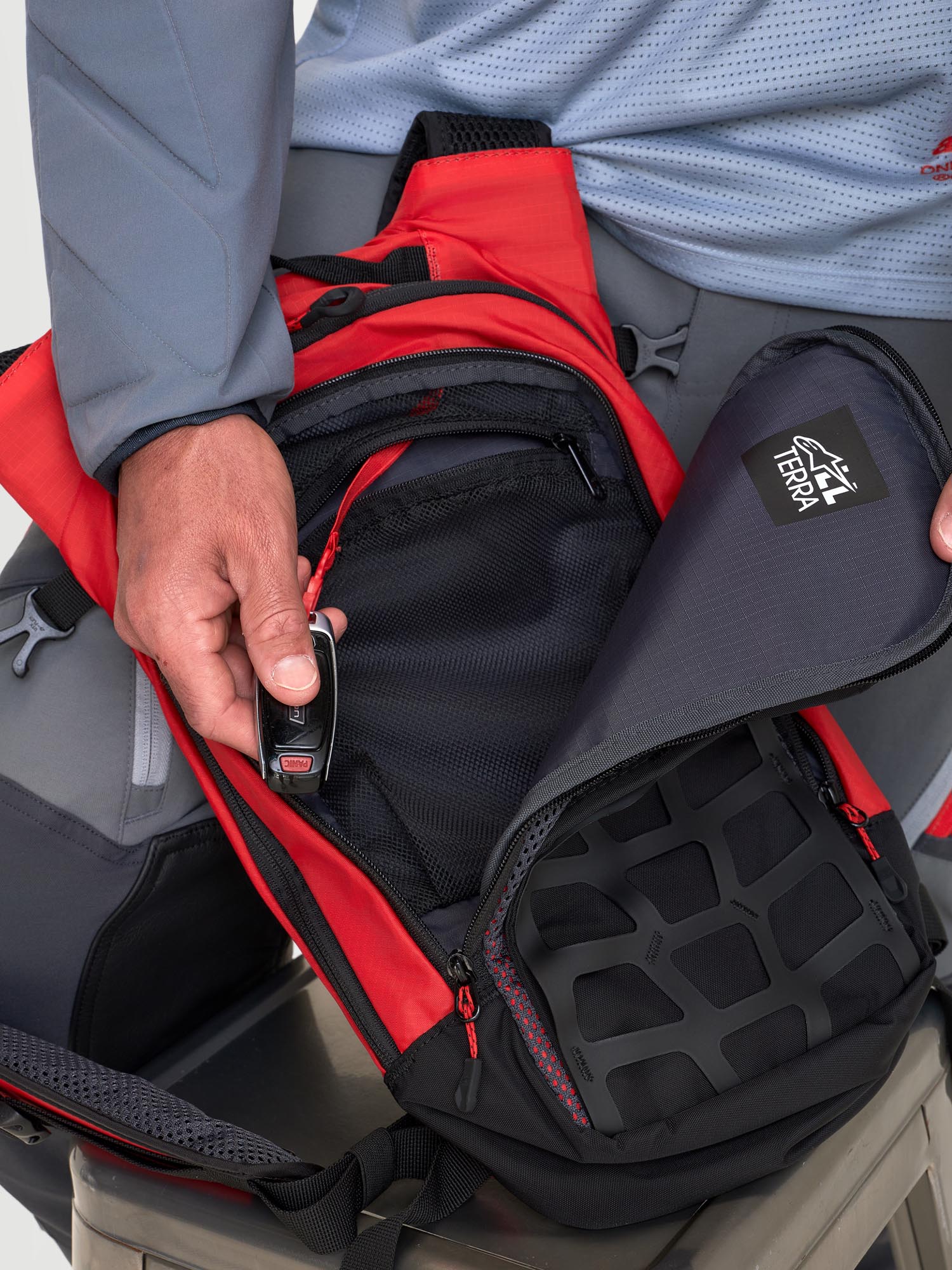 Alpinestars AT-9 Motorradrucksack schwarz/rot Abbildung 11