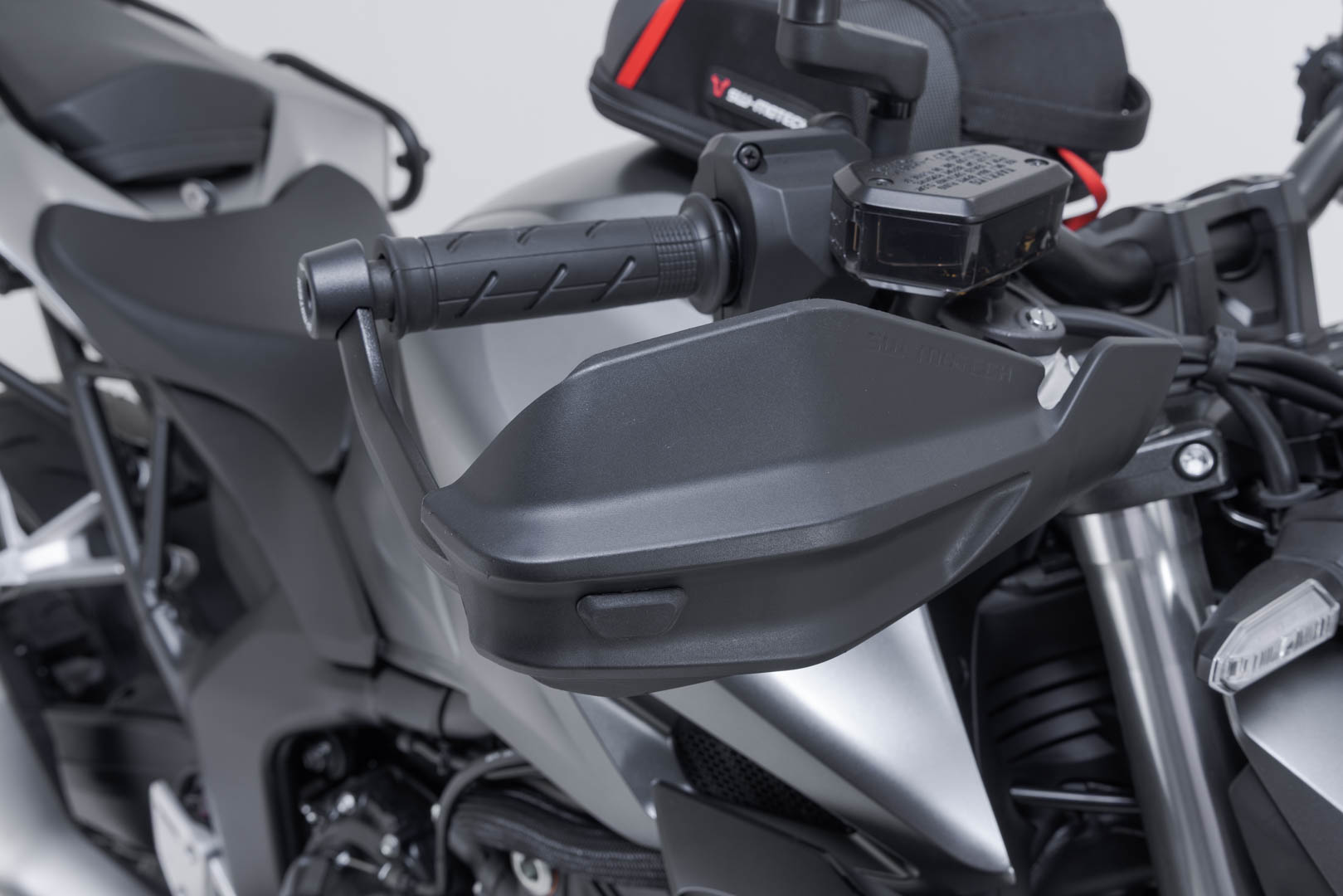Kit de protecție SW-Motech Adventure - Negru. Pentru ghidonuri goale. 22mm la 1 inch. Figura 4