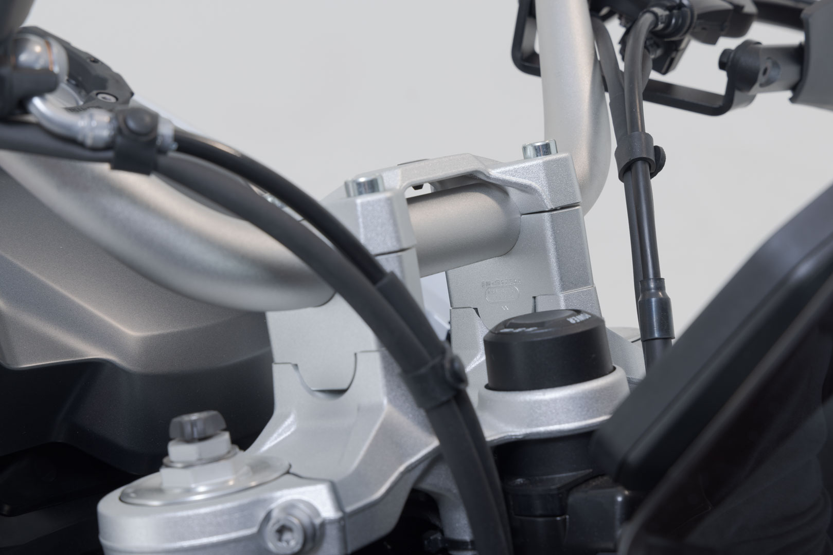 Ridicător de bară SW-Motech - H=30 mm. Argintiu. BMW F 850 GS/Adv, F 900 GS. Figura 3