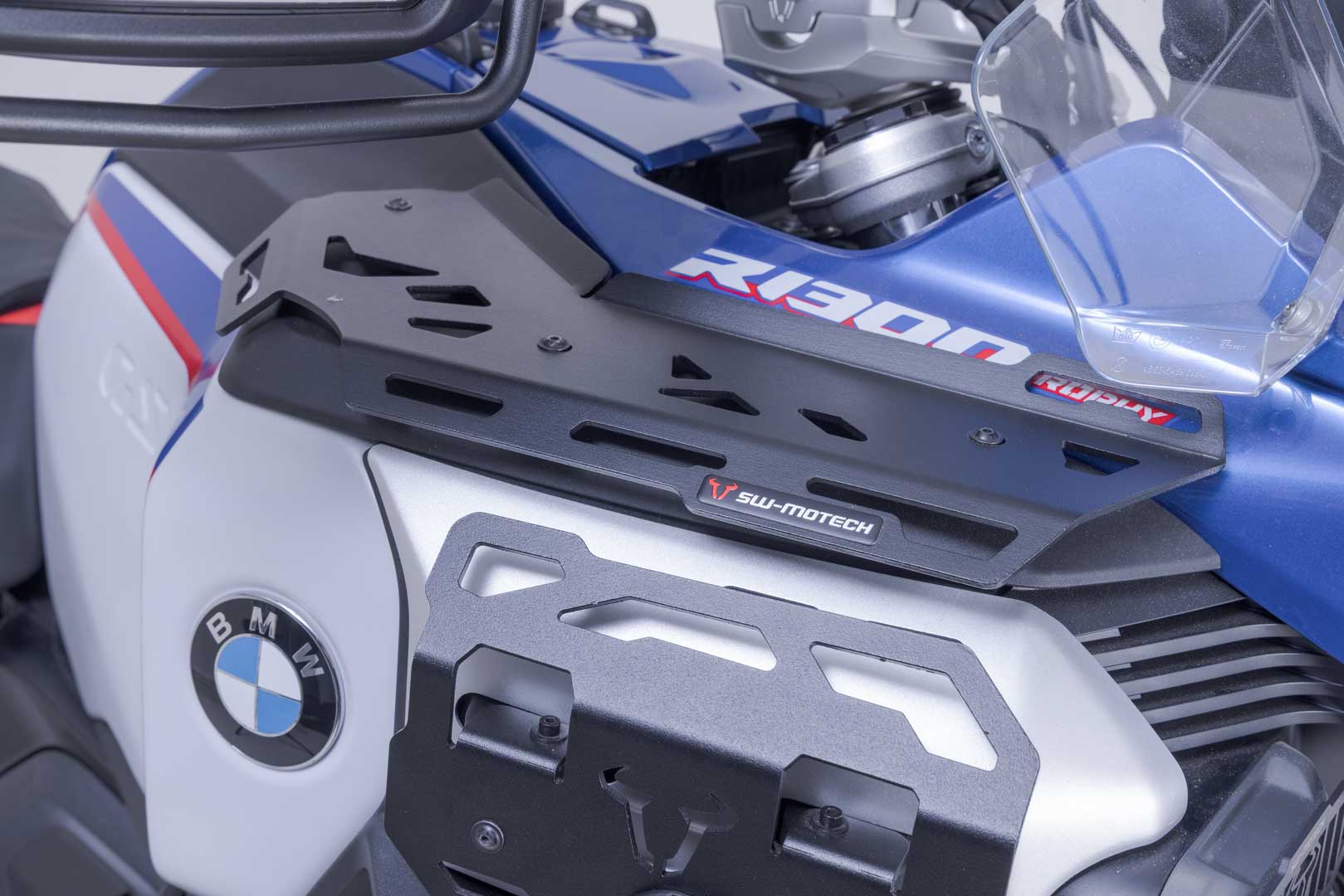 SW-Motech Scaffale serbatoio - Nero. Trofeo BMW R 1300 GS Adventure (23-). Figura 1 SW-Motech Scaffale serbatoio - Nero. Trofeo BMW R 1300 GS Adventure (23-). Figura 1