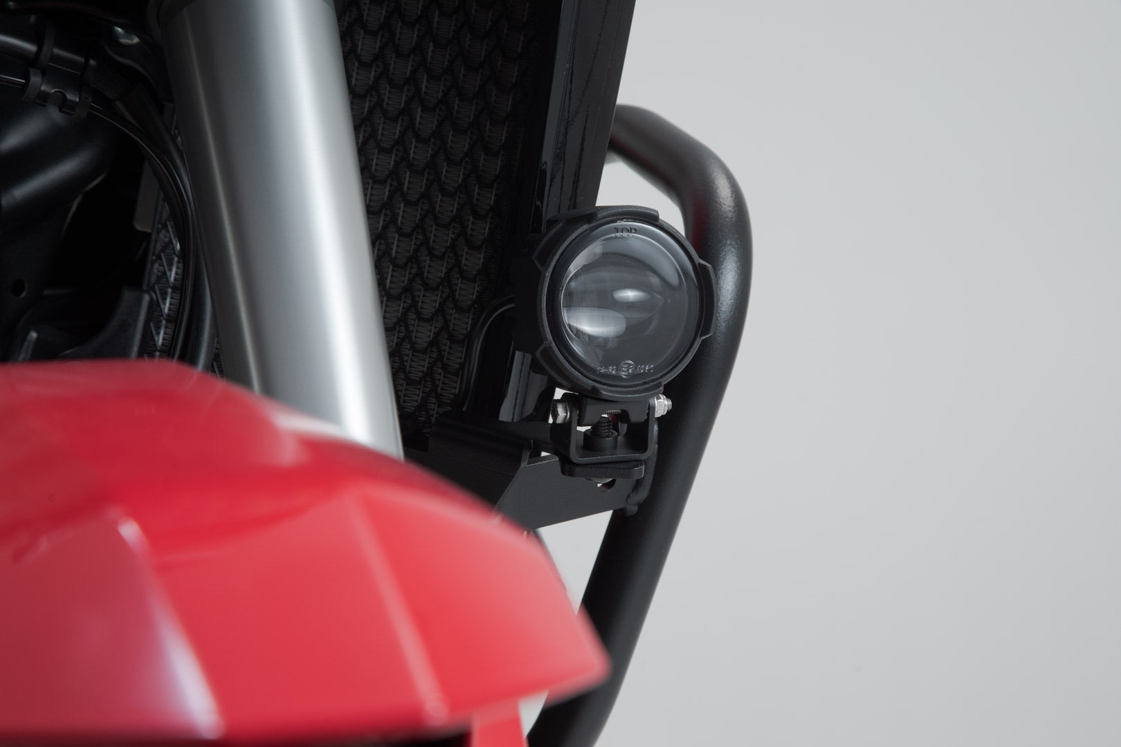 SW-Motech Suporte de luz - Preto. Honda CRF1000L/CRF1100L com barra de colisão. Figura 5