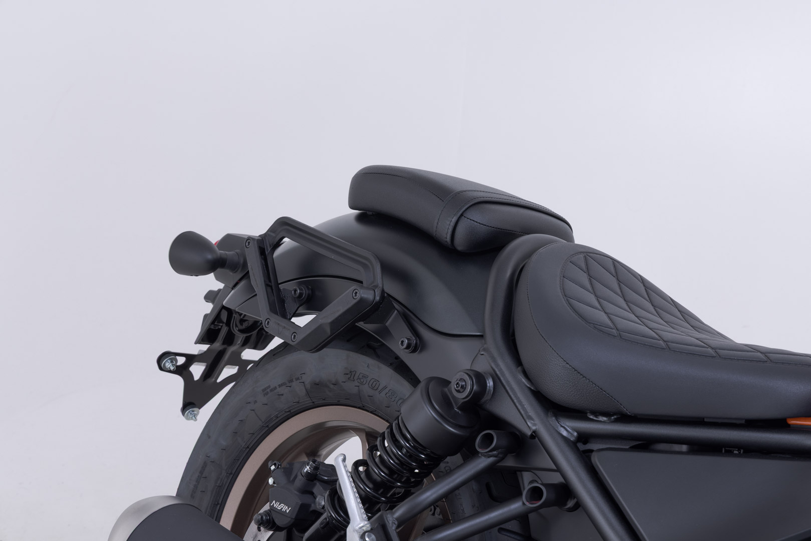 SW-Motech V-LOC Side Carrier oikealla - Honda CMX500 Rebel (16-). Kuva 3