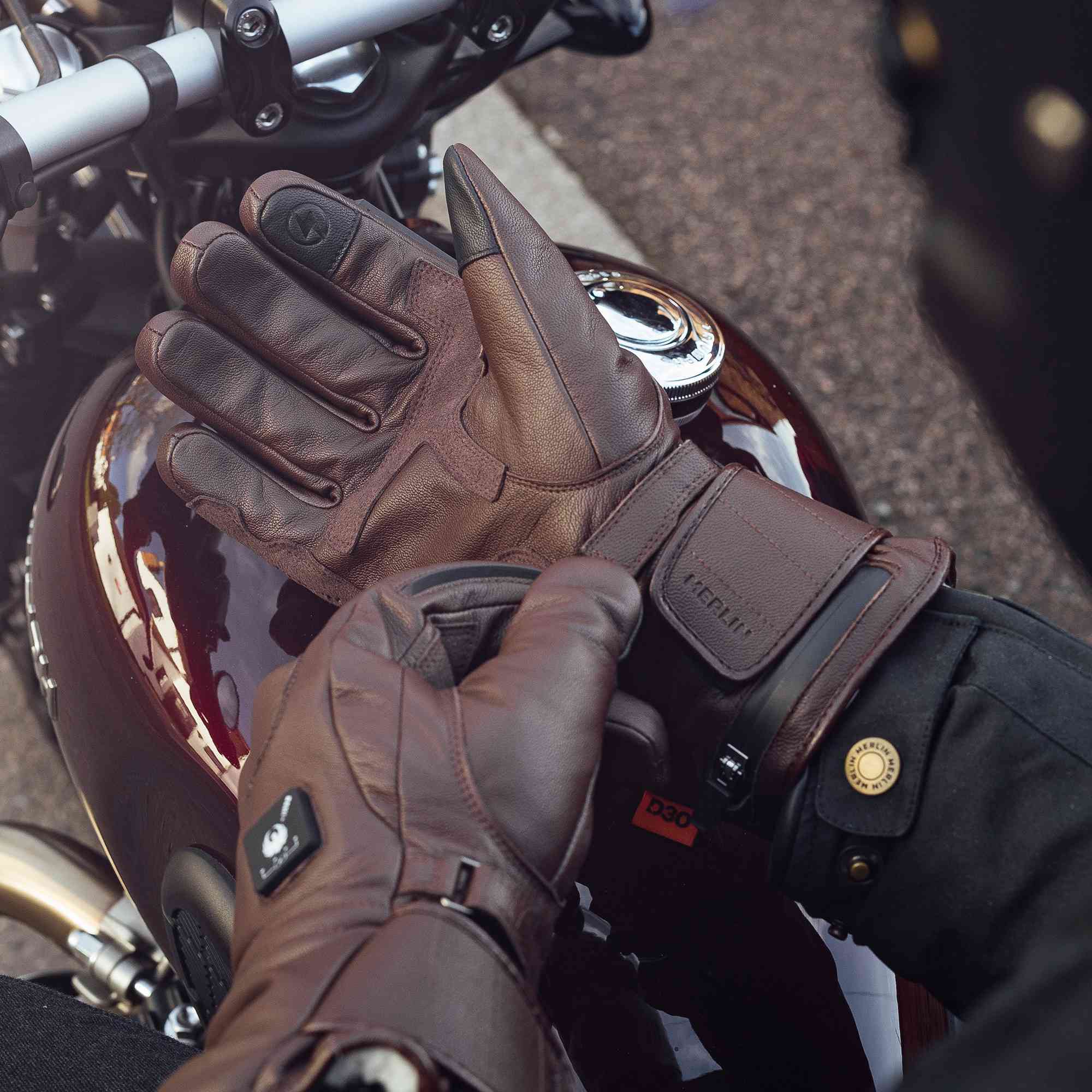 Merlin Bednell D3O heated waterproof Motorcycle Gloves brown M Figure 4