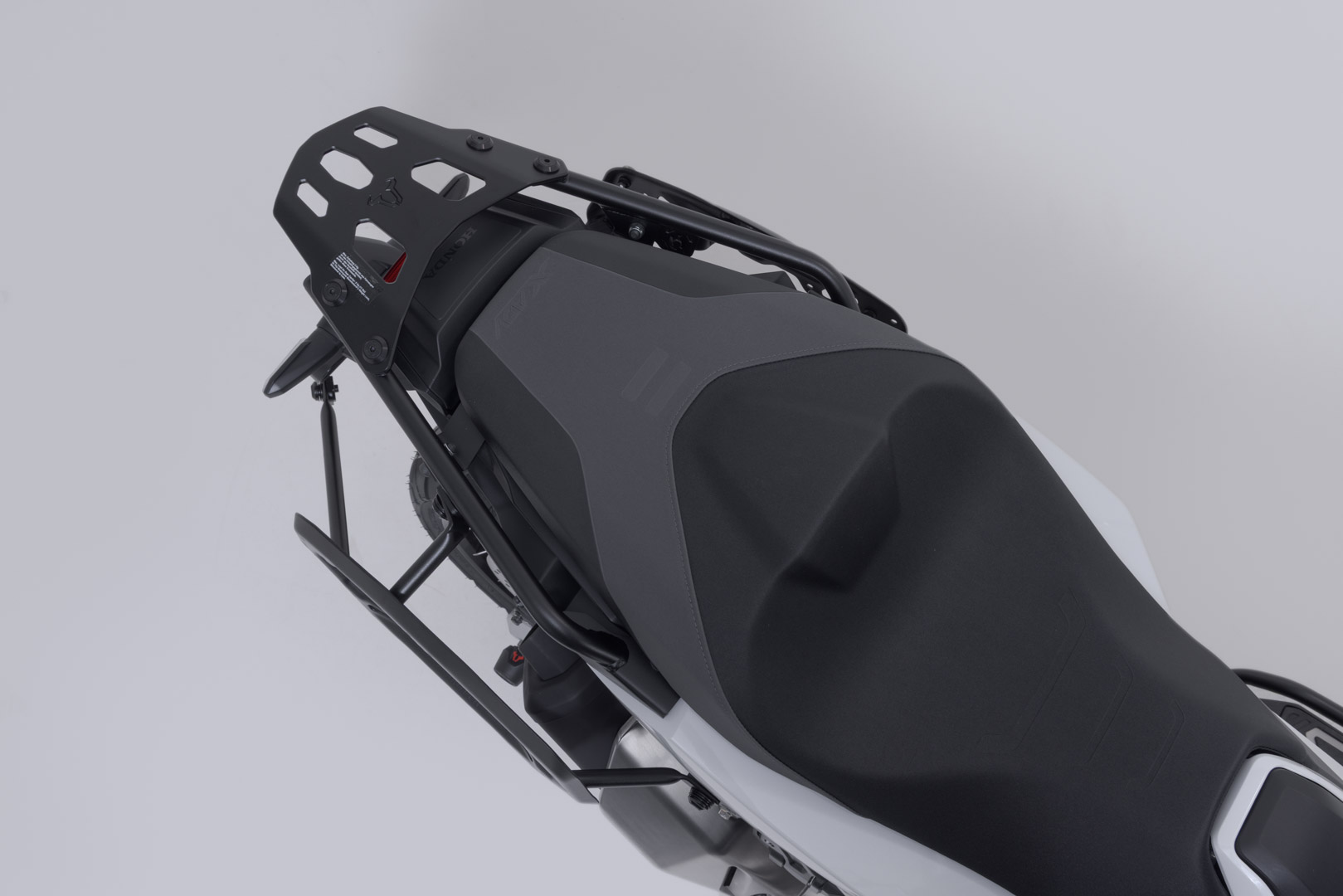 Setul SW-Motech Adventure DUSC cu majusculă L - Negru. Honda X-ADV (24-). Figura 4