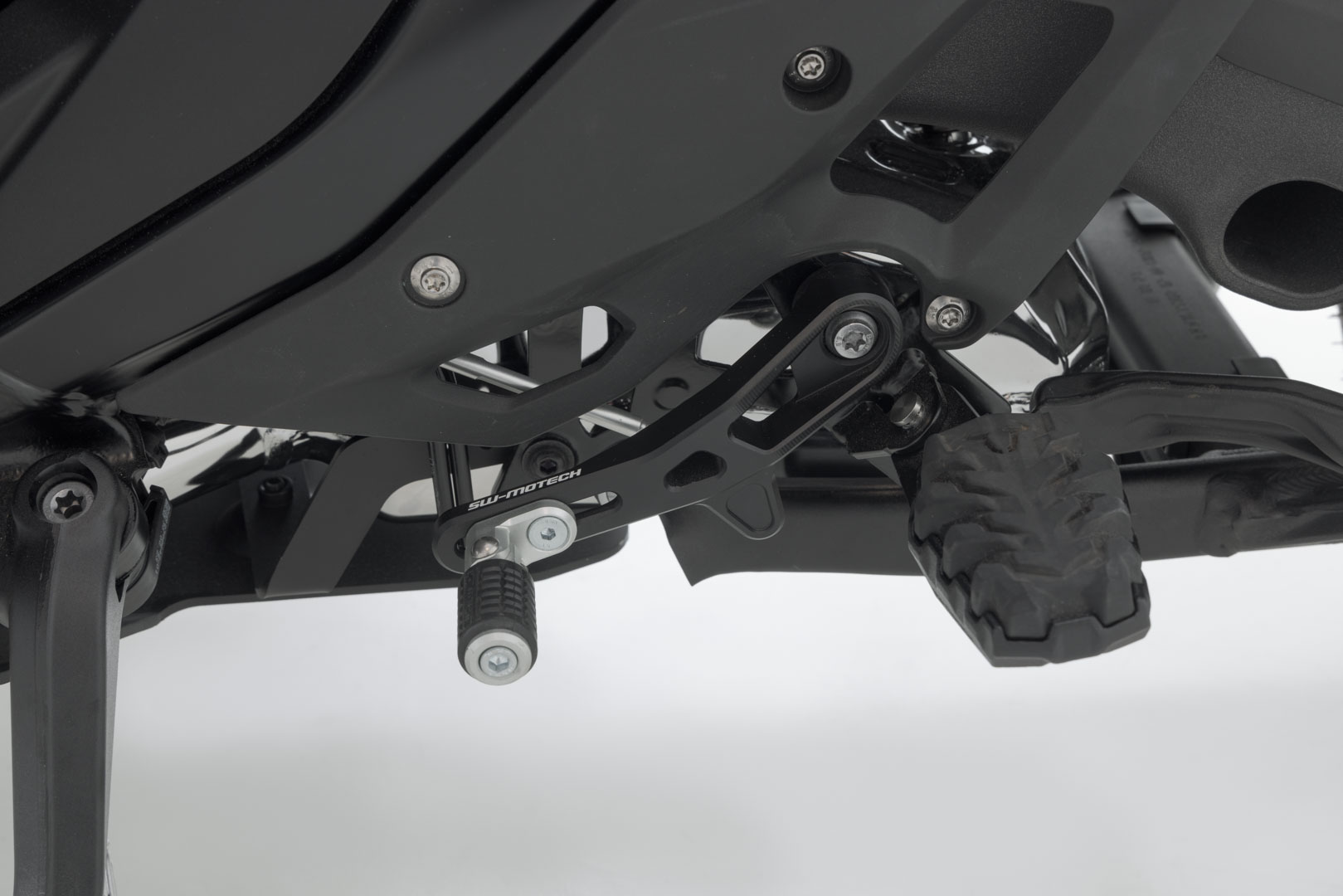 Schimbător SW-Motech - BMW R 1300 GS (23-)/Avansat (24-), R 1300 R/RS (25-). Figura 4
