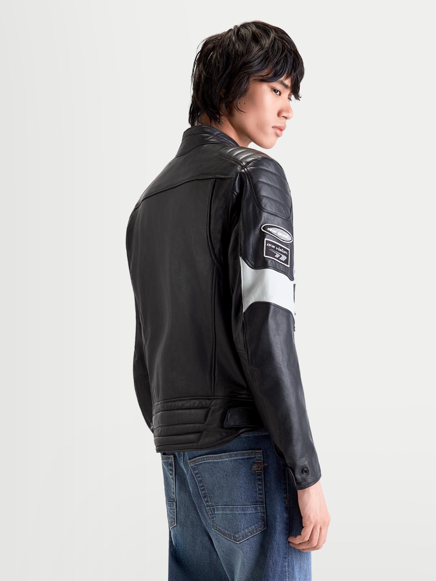 Alpinestars Revern Motorcycle Leather Jacket black/grey L Figure 8