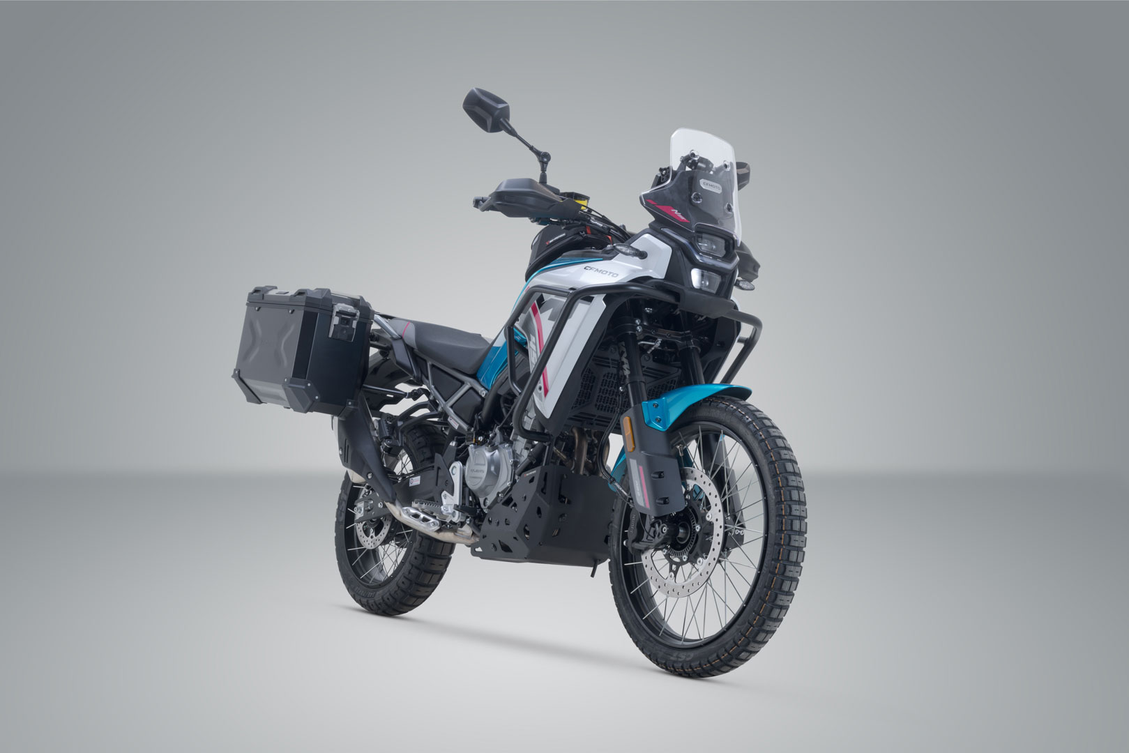 Sistem de carcasă din aluminiu SW-Motech TRAX ADV - Negru. 45/37 l. CFMoto 450MT (23-). Figura 2