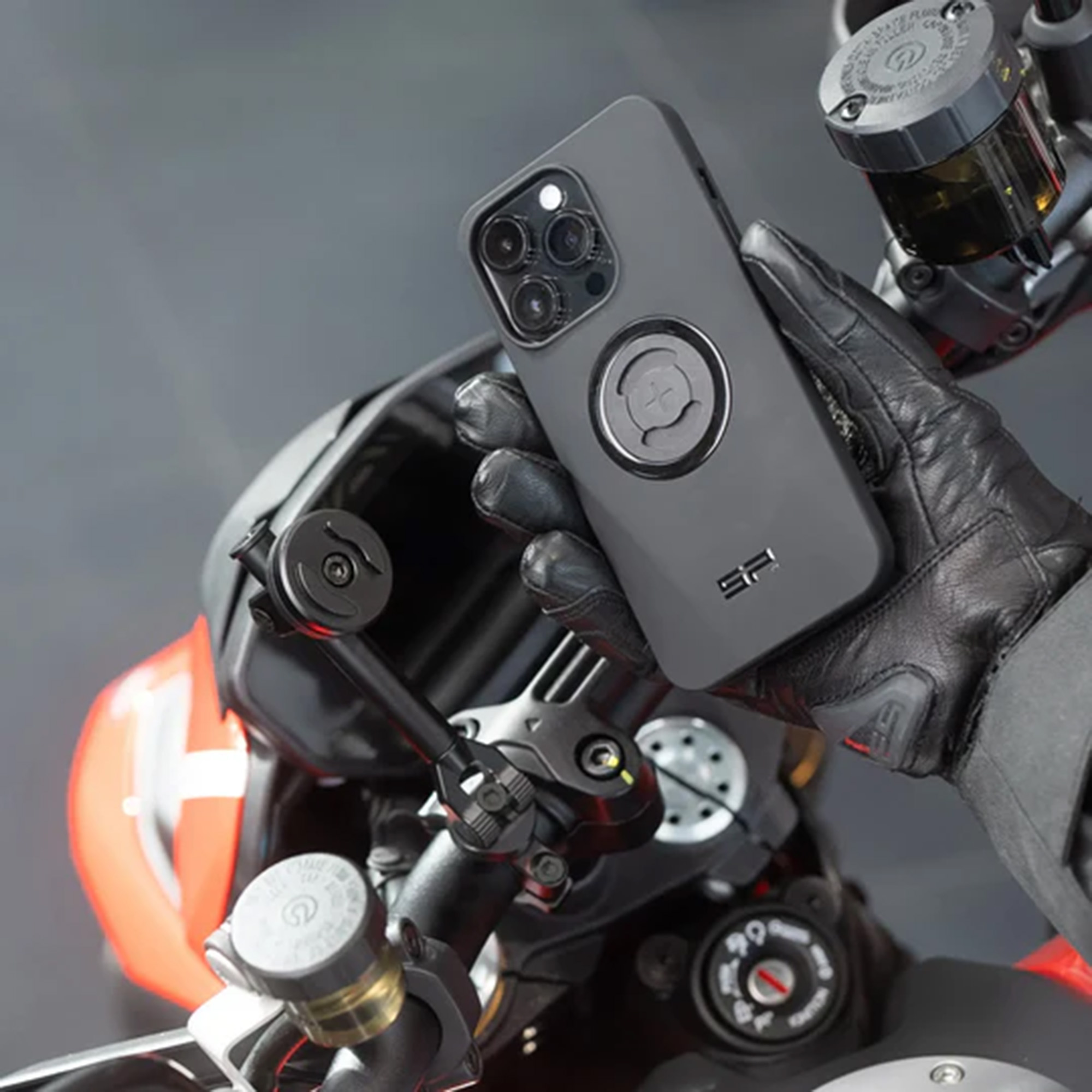 SP Connect 3D Motorcykelfäste Figur 6