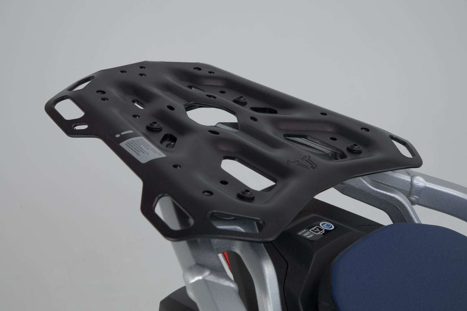 Setul SW-Motech Adventure DUSC cu cutie top case XL - Negru. Honda CRF1000L Adventure Sports (18-). Figura 3