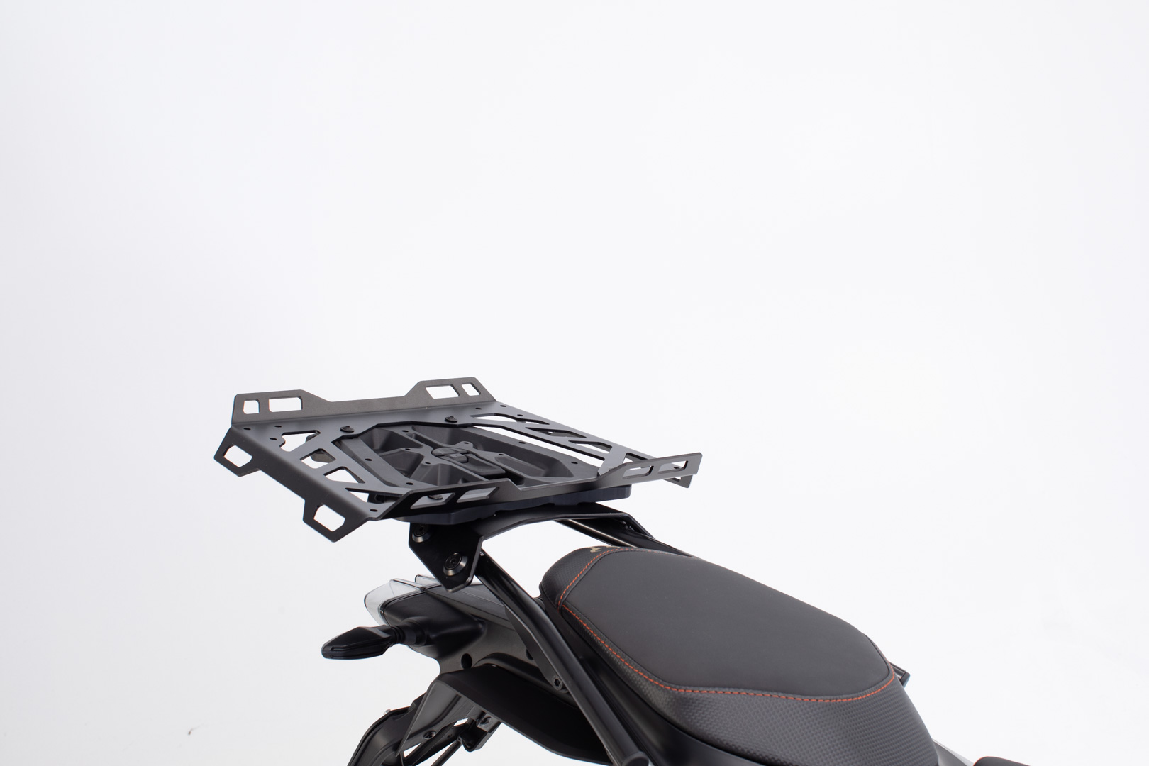 SW-Motech Prolunga portapacchi per STREET-RACK - 45x30 cm. Nero. Figura 1 SW-Motech Prolunga portapacchi per STREET-RACK - 45x30 cm. Nero. Figura 1