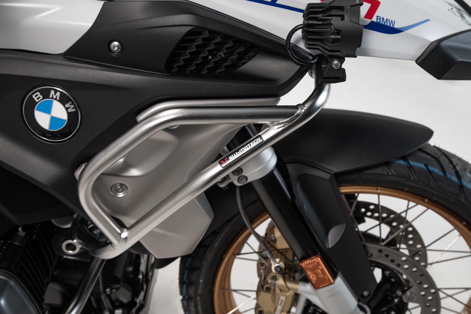 SW-Motech Upper crash bar - Oțel inoxidabil. BMW R1200GS (16-), R1250GS (18-). Figura 4