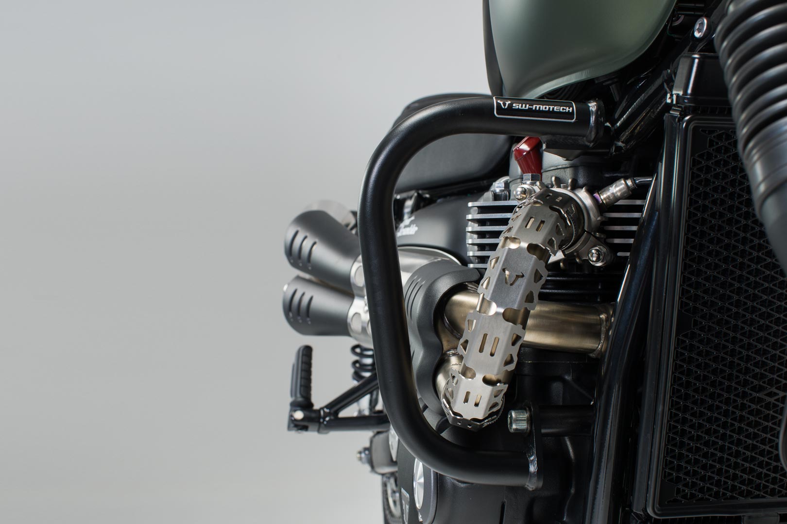 SW-Motech Crash bar - Negru. Street Scrambler, Bonneville Bobber/Speedm. Figura 3