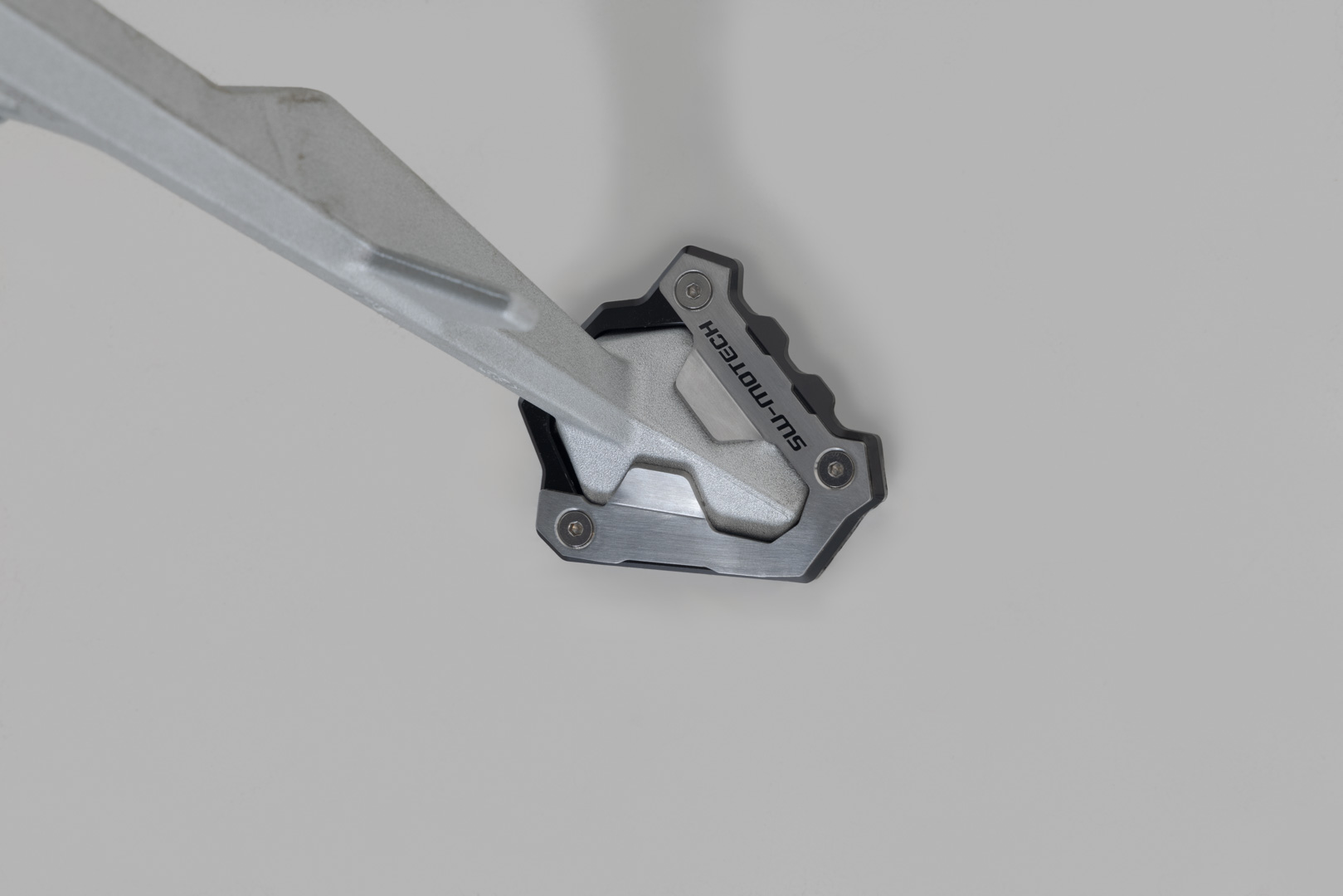 Extensie SW-Motech pentru piciorul lateral - Negru/argintiu. BMW F 900 GS (23-). Figura 1