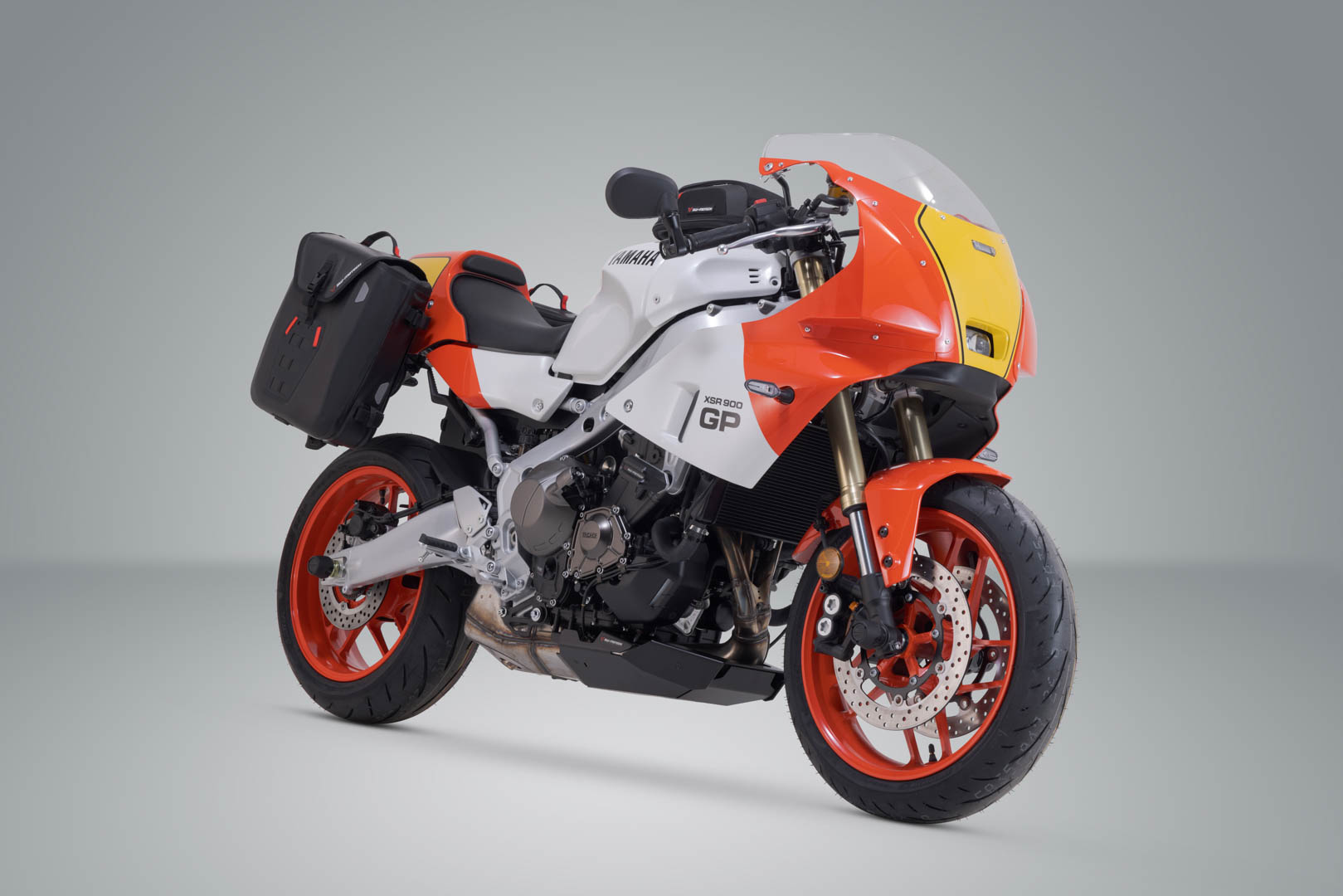 SW-Motech SysBag WP M/M sistem - Yamaha XSR900 (21-) / GP (23-). Figura 2