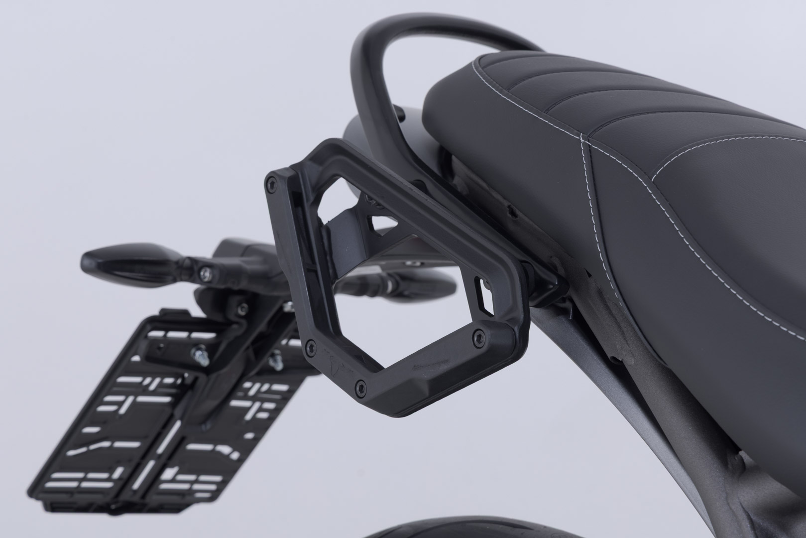 SW-Motech Side Bag WP-system V-LOC - 16/11 l. Triumph Speed 400/ Scrambler 400 X (23-). Figur 4