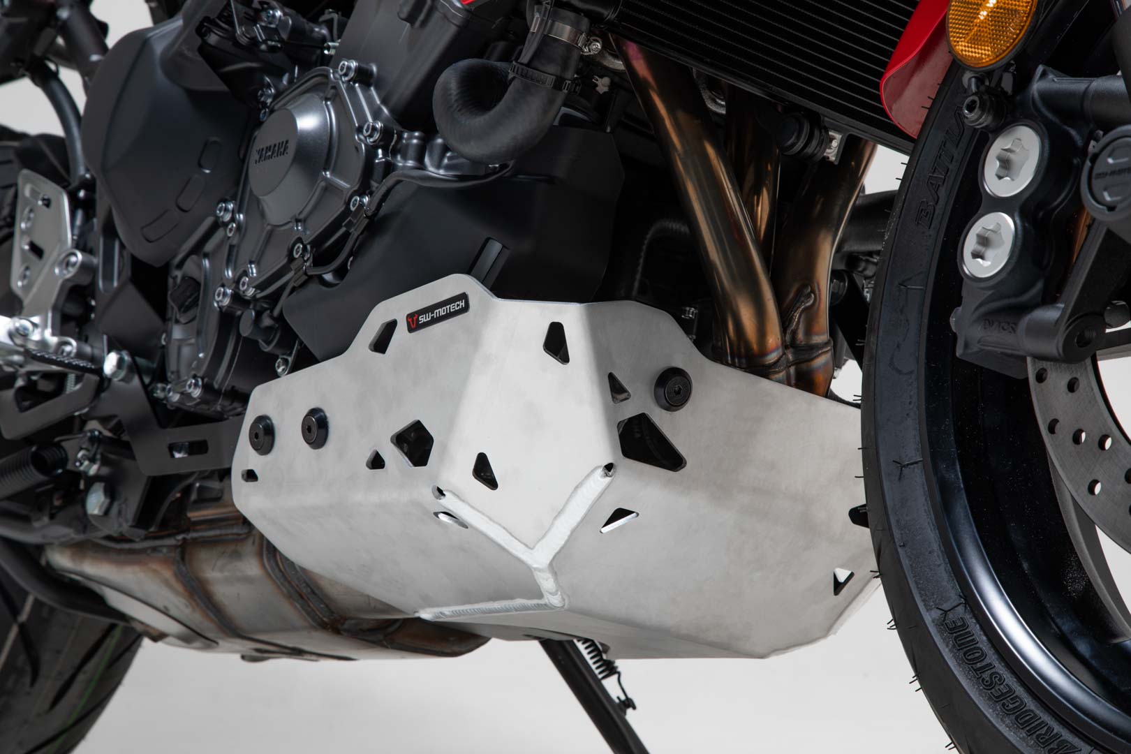 SW-Motech Motorskydd - Silver. Yamaha Tracer 9/GT (20-)/GT+ (22-). Figur 2