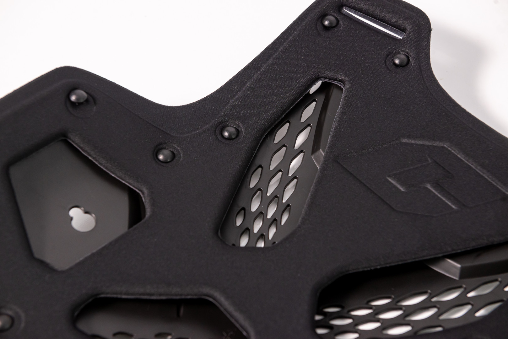 Circuit Equipment C84 Defender Off-Road Hrudní brnění černá Obrázek 4