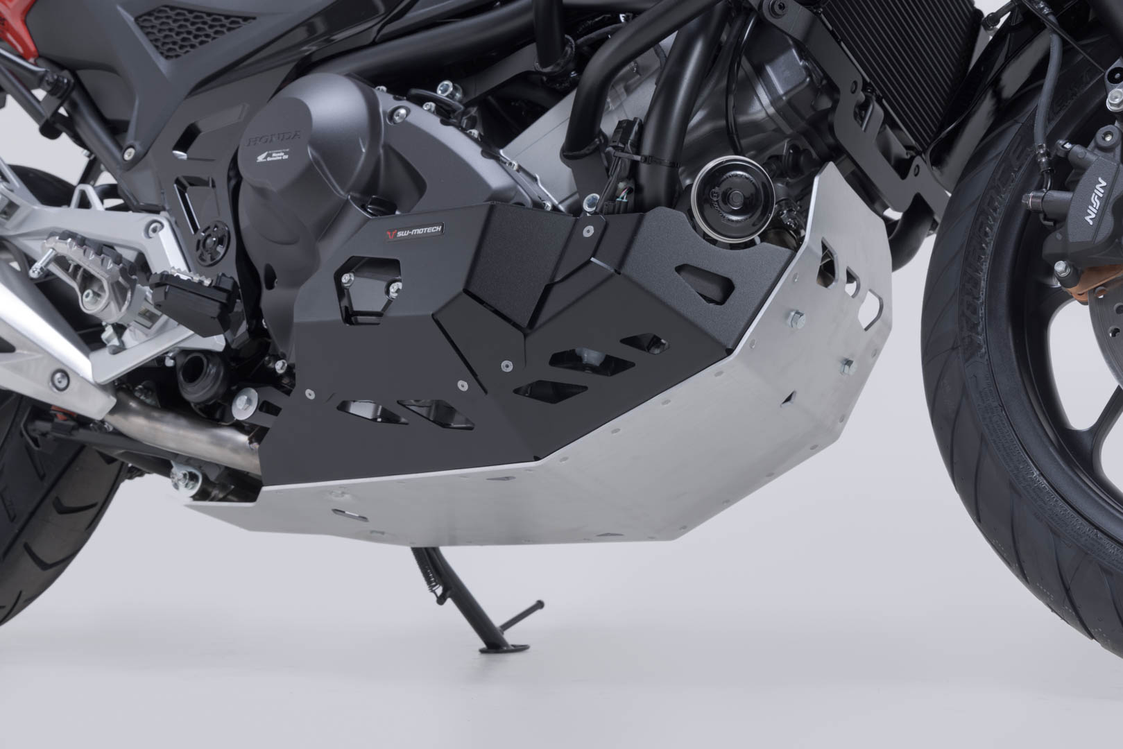 Protecție motorului SW-Motech - Negru/Argintiu. Honda NC700 / NC750 cu DCT. Figura 3