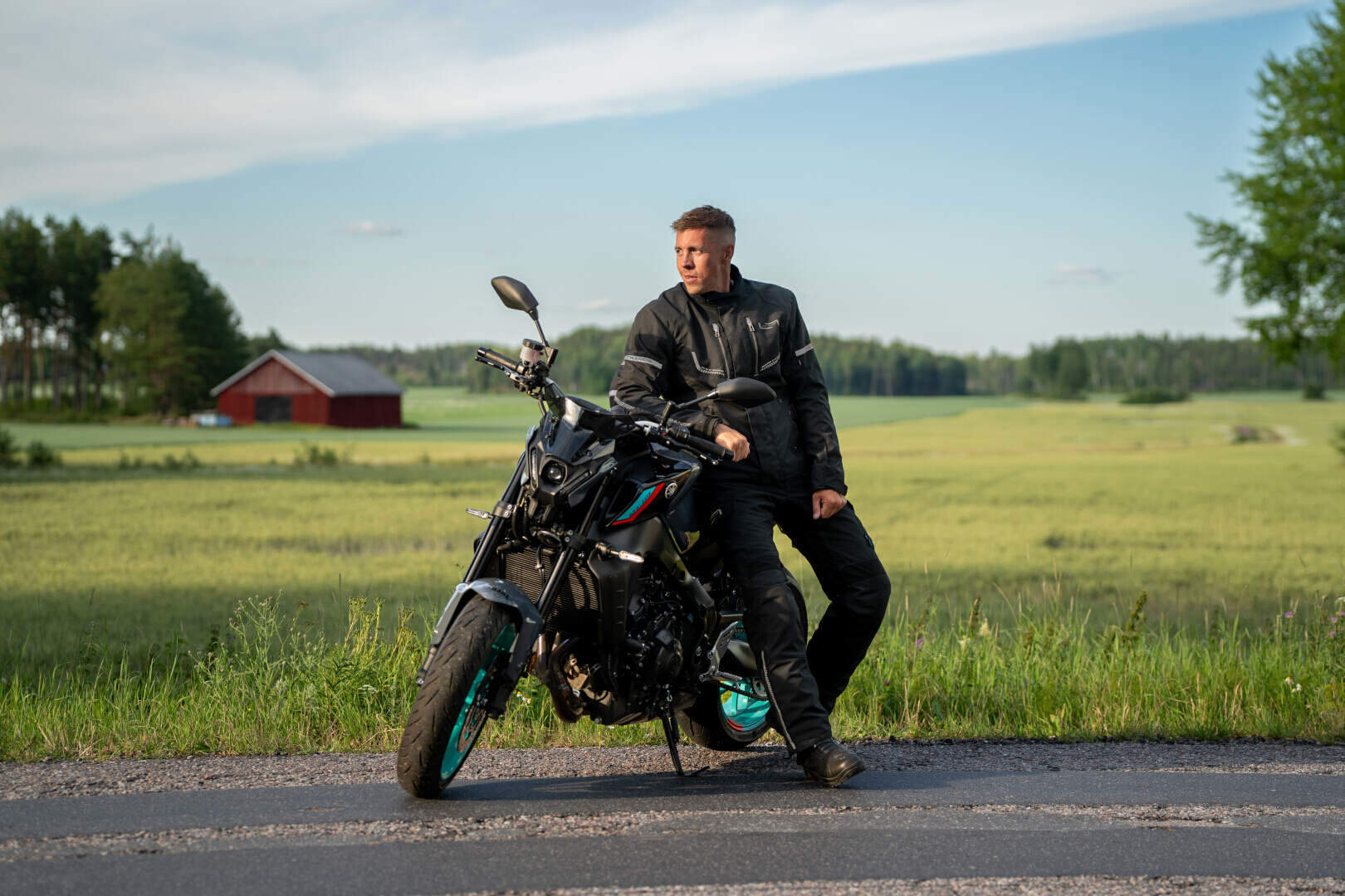 Side view of Lindstrands Lomsen waterproof Motorcycle Textile Jacket