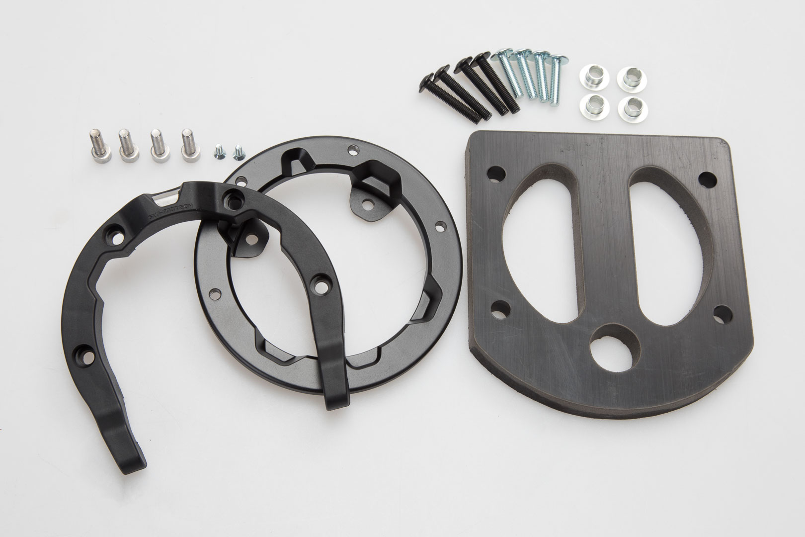 Inelul rezervorului SW-Motech ION - Negru. Kawasaki Z650 (16-22), Ninja 650 (16-). Figura 1