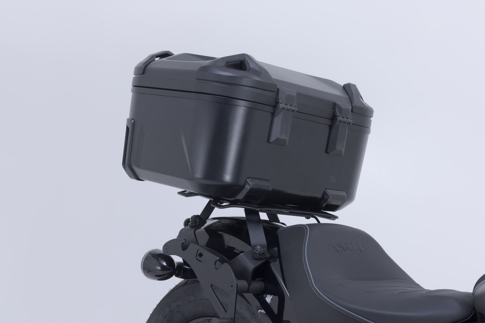 SW-Motech DUSC L top case system - Negru. 41 l. Modele Indian Scout (24-). Figura 5