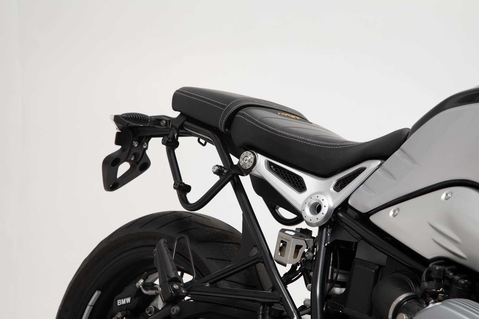 SW-Motech SysBag WP S/M-system - BMW R nineT Racer (16-20). Figur 3