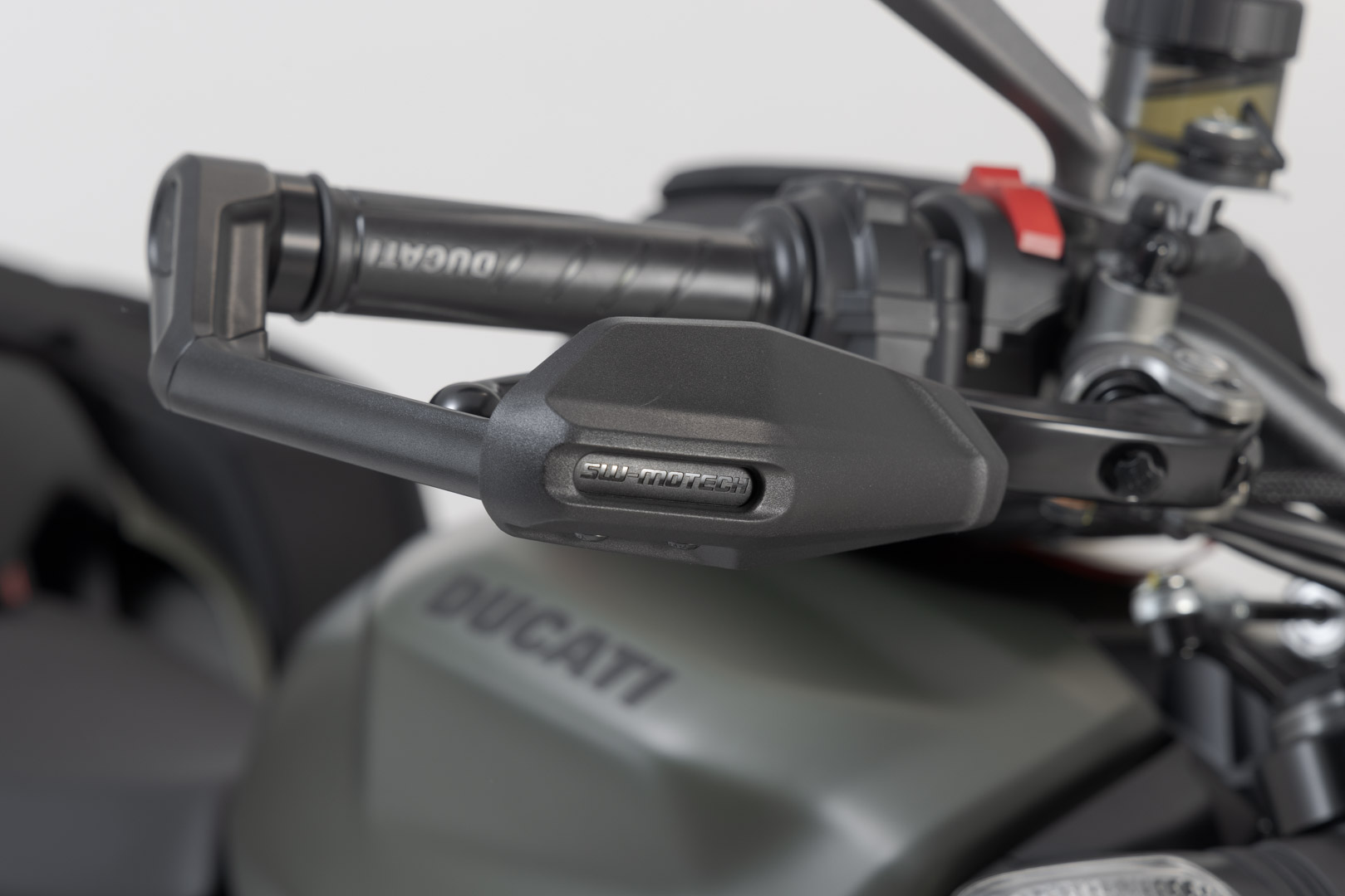 Protecții SW-Motech cu protecție împotriva vântului - Negru. Ducati Streetfighter V2, Triumph Daytona. Figura 3