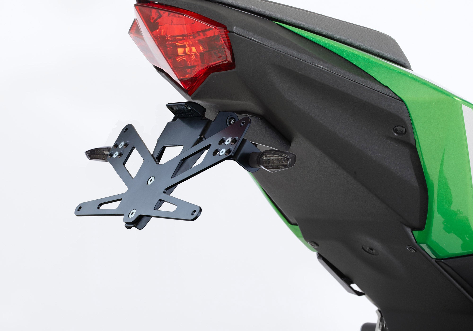 PROTECH-rekisterikilpipidin plug and play -täydellinen sarja 125ccm kahdella LED-vilkkulla, ruostumattomasta teräksestä/alumiinijauhemaalatusta mustasta Kuva 2