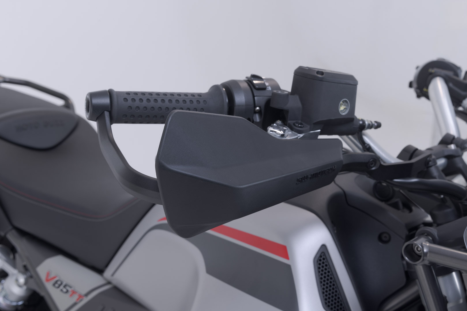 Kit SW-Motech Sport de protecție de mână - Negru. Moto Guzzi V85 TT (19-) / Travel (19-). Figura 3