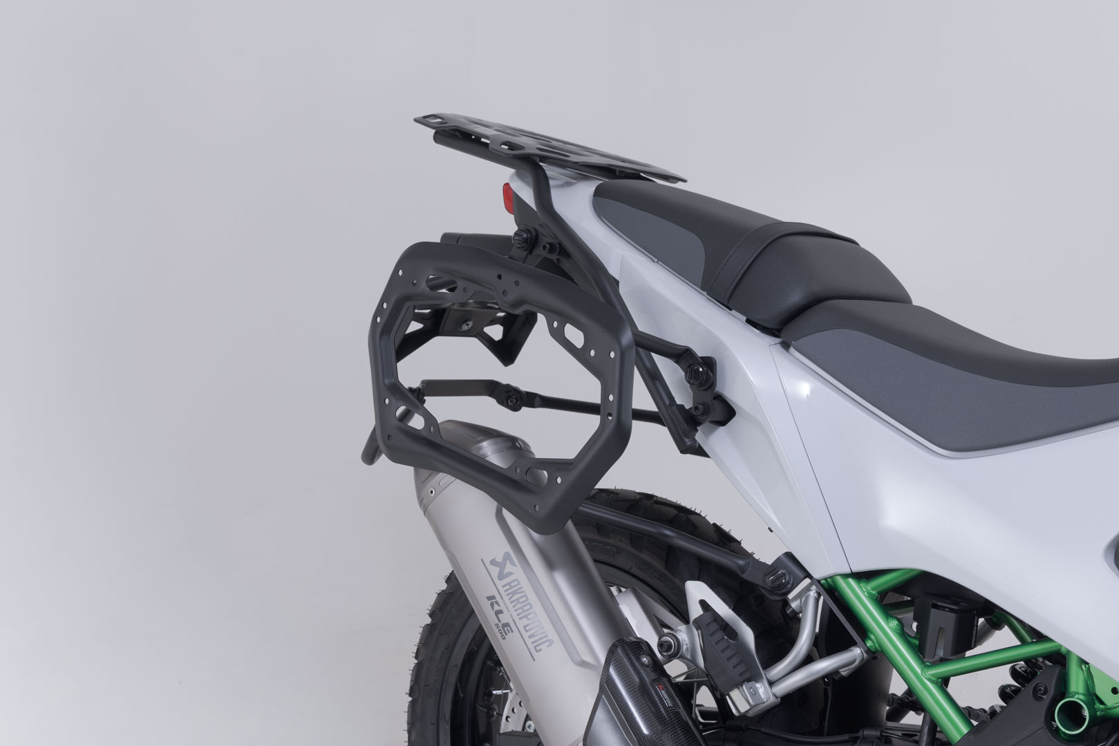 Side view of SW-Motech SysBag WP L/L system for Akrapovic - Kawasaki KLE500 / KLE500 SE (26-).