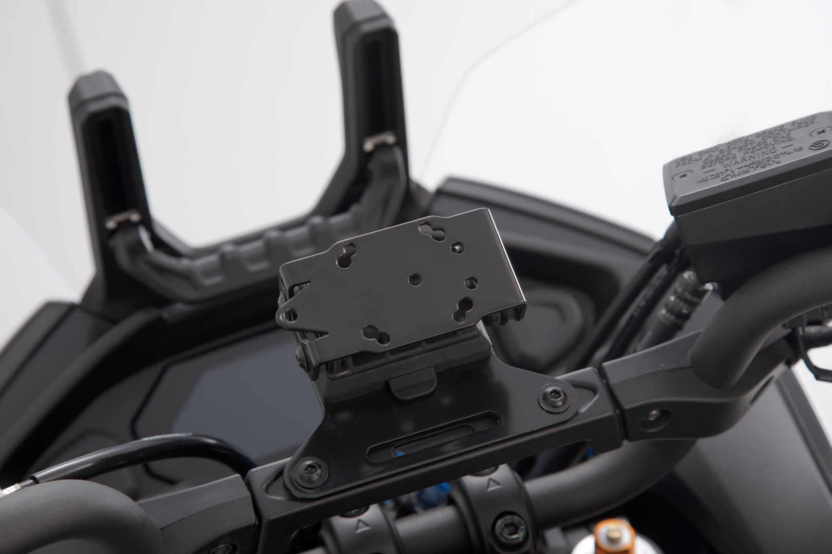 SW-Motech GPS-fäste för tvärstång - Svart. Yamaha MT-07 Spårämne (16-). Figur 1