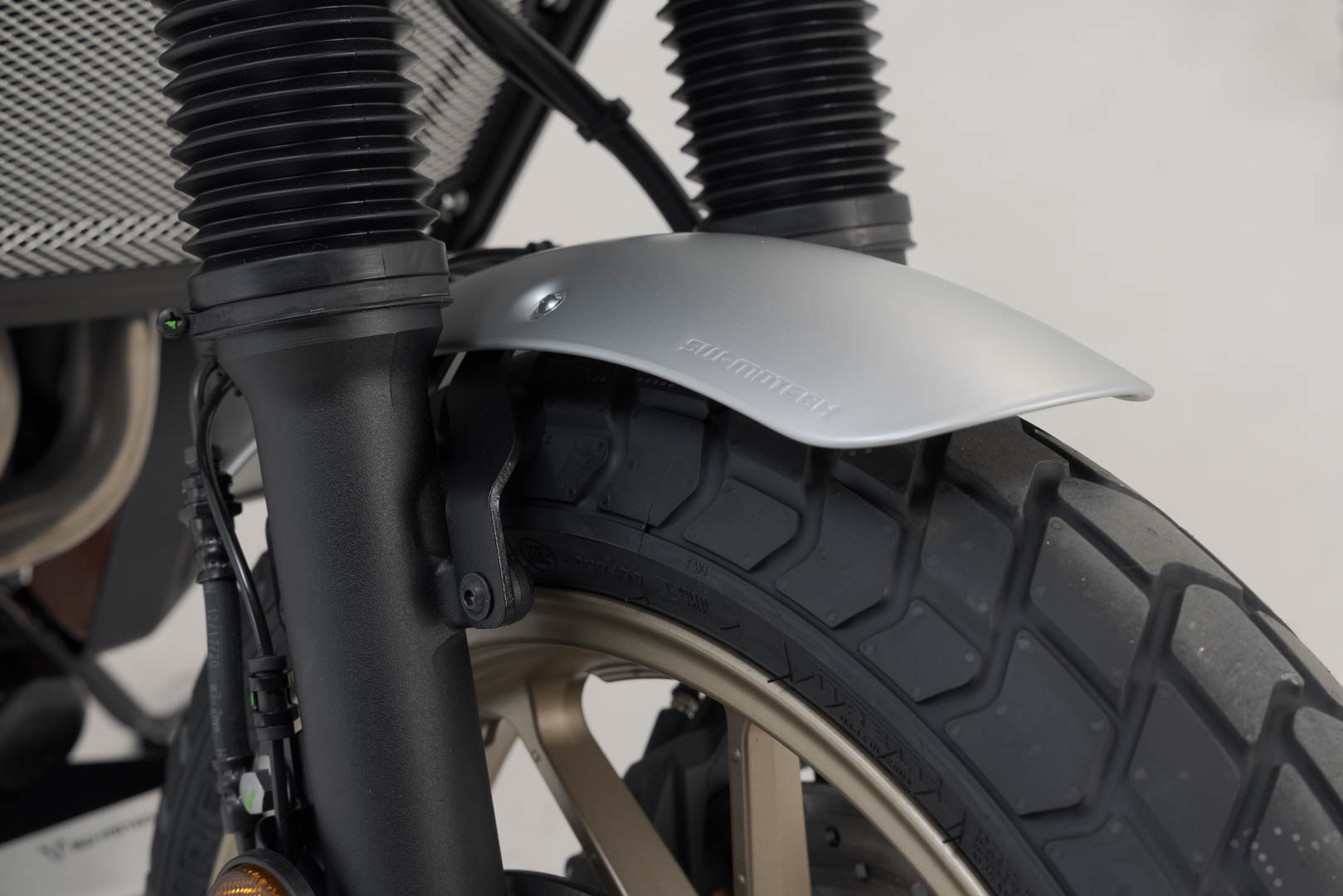 Kit SW-Motech Fender - Argintiu. Yamaha XSR700 (15-) / XSR700 XT (19-). Figura 4
