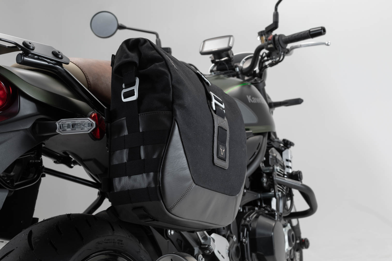 SW-Motech Legend Gear sistem de geantă laterală LC - Kawasaki Z900RS/ Cafe (17-), 50 de ani. (22-). Figura 3