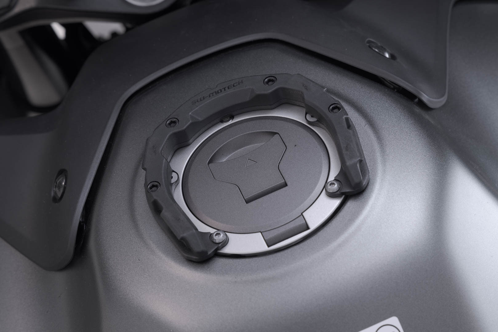 SW-Motech PRO tank ring - Black. Honda models. For tank with 7 screws. Figure 3