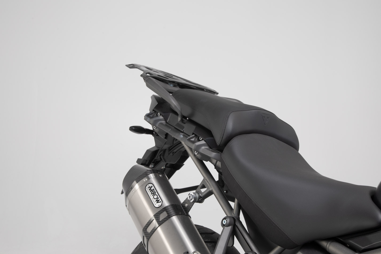 SW-Motech DUSC hard case system - Black. 33/33L. Triumph Tiger 1200/Explor (11-). Figure 2
