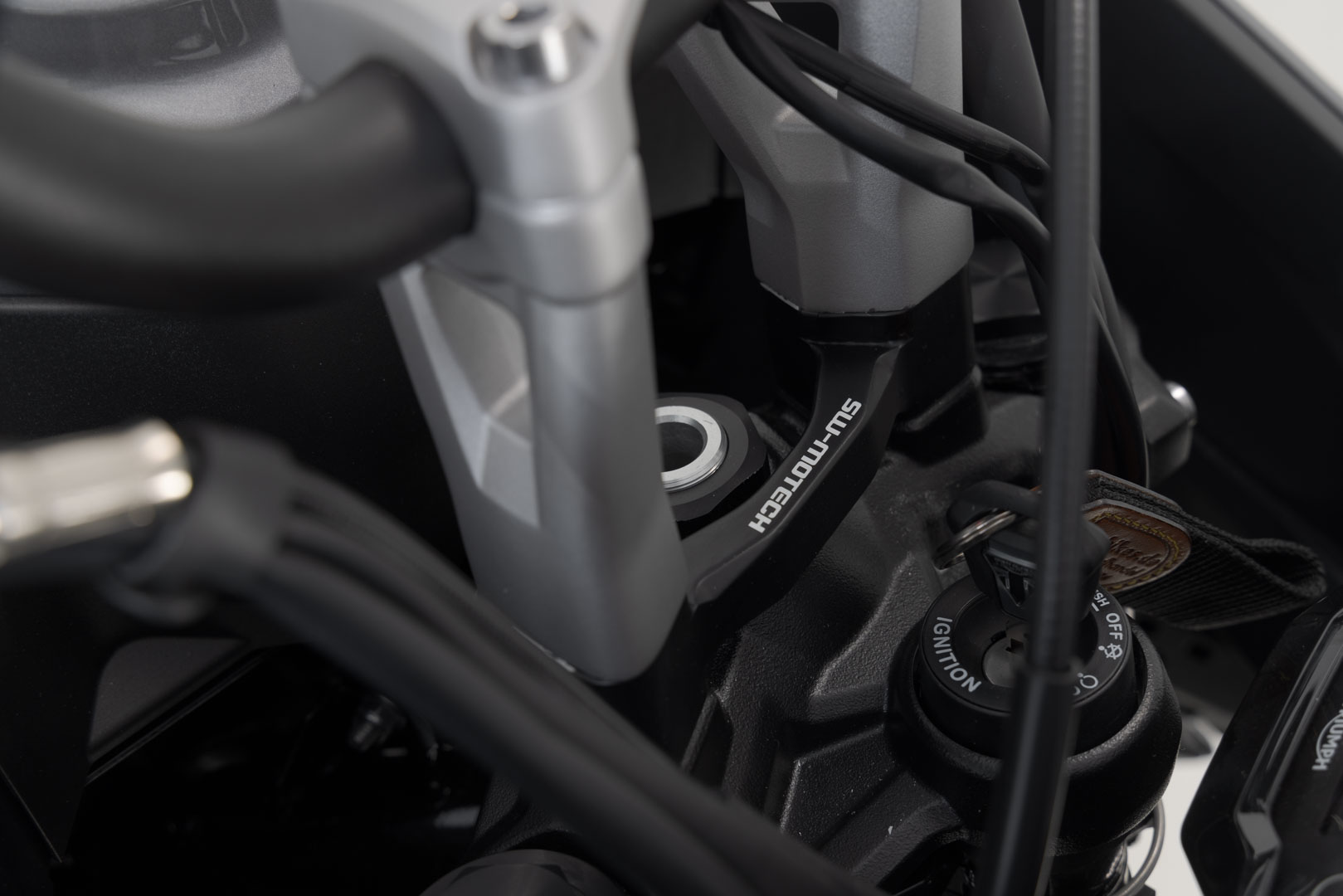 Ridicătorul barei SW-Motech - H=30 mm. Negru. Triumph Tiger Sport 660 / 800. Figura 2